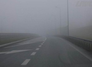 Połowa Polski będzie spowita w gęstej mgle. Dla kierowców to jasny sygnał