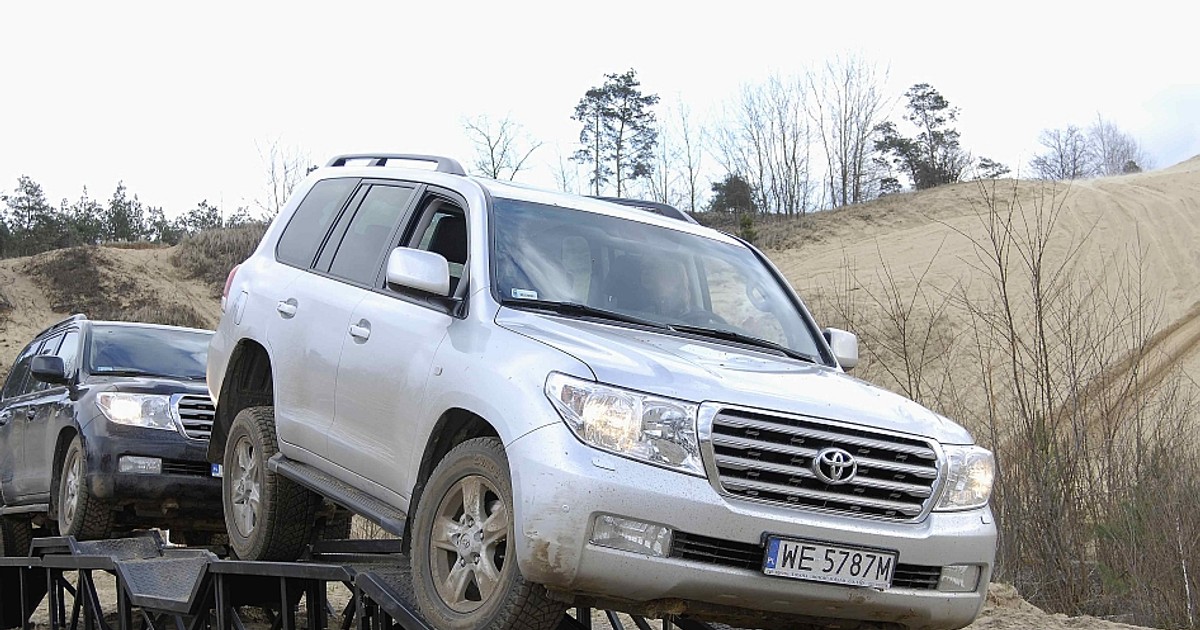 Toyota Land Cruiser V8 - Nowy król bezdroży