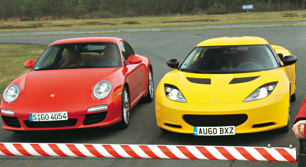 Porsche 911 kontra Lotus Evora: uliczne wyścigówki na start