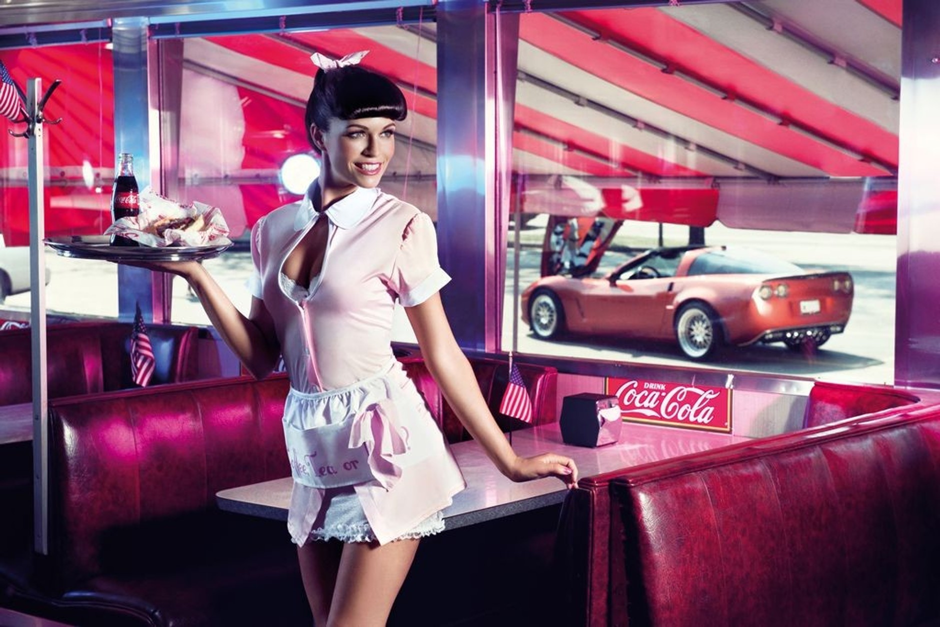 13 odsłon Kristin Zipper