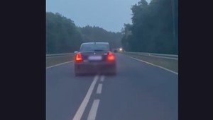Policjanci ruszyli za kierowcą Skody. Dobrze, że udało im się go zatrzymać [WIDEO]