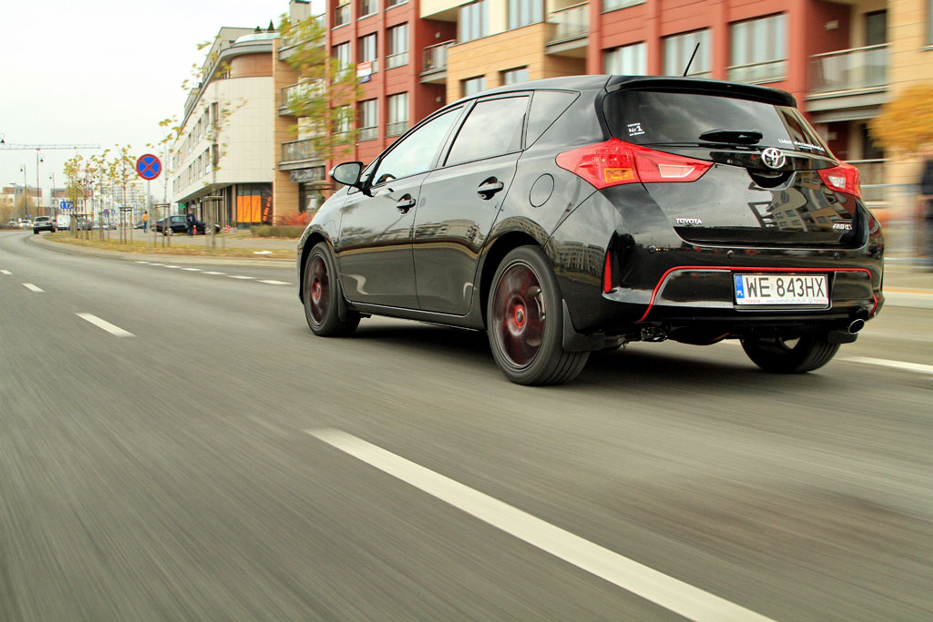 Toyota Auris 1.6 Red