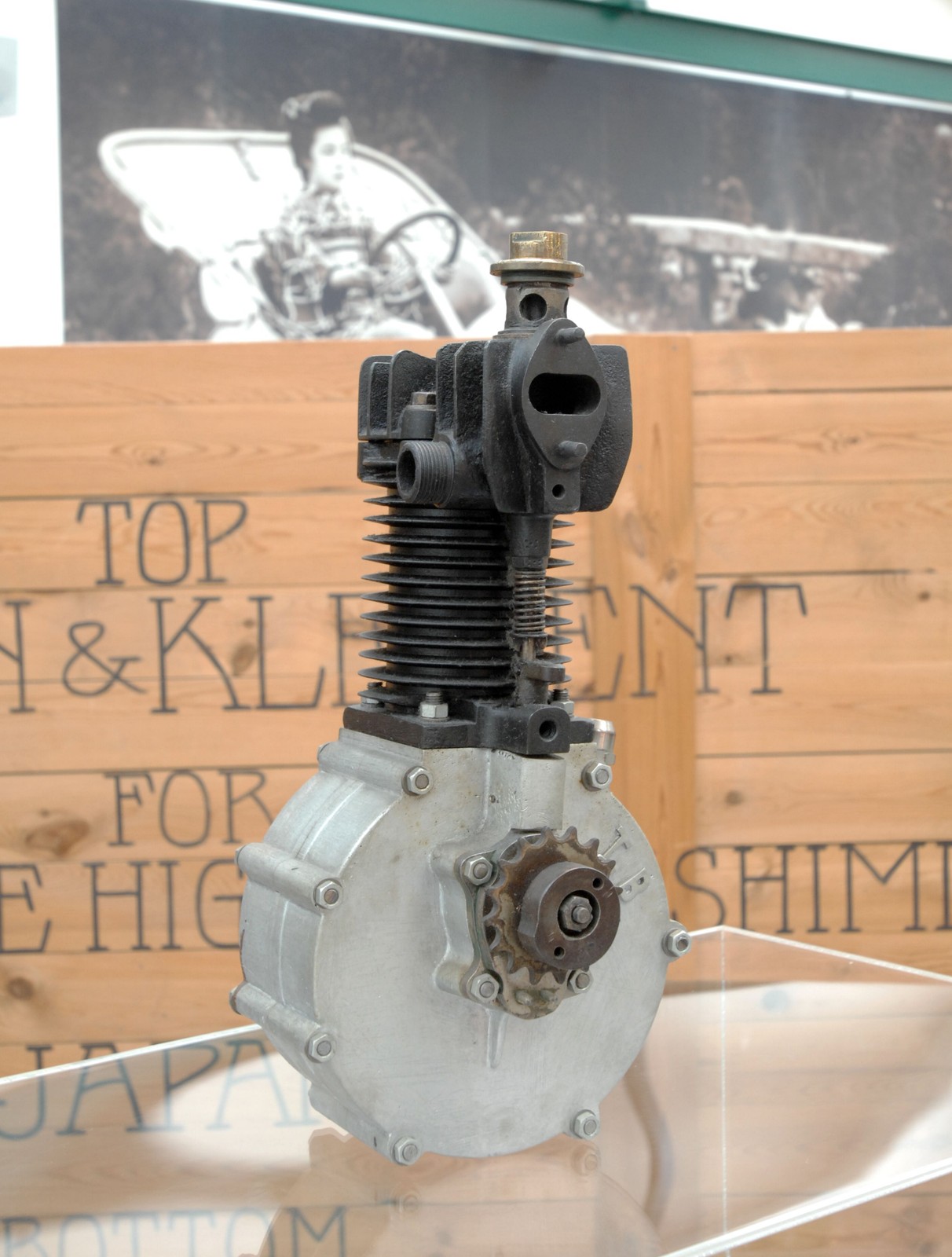 Pierwszy jednocylindrowy silnik firmy Laurin&Klement powstał w 1899 roku