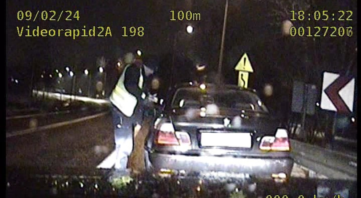 Pędził swoim BMW na "krajowej dwójce". Nie zwracał uwagi na warunki drogowe.
