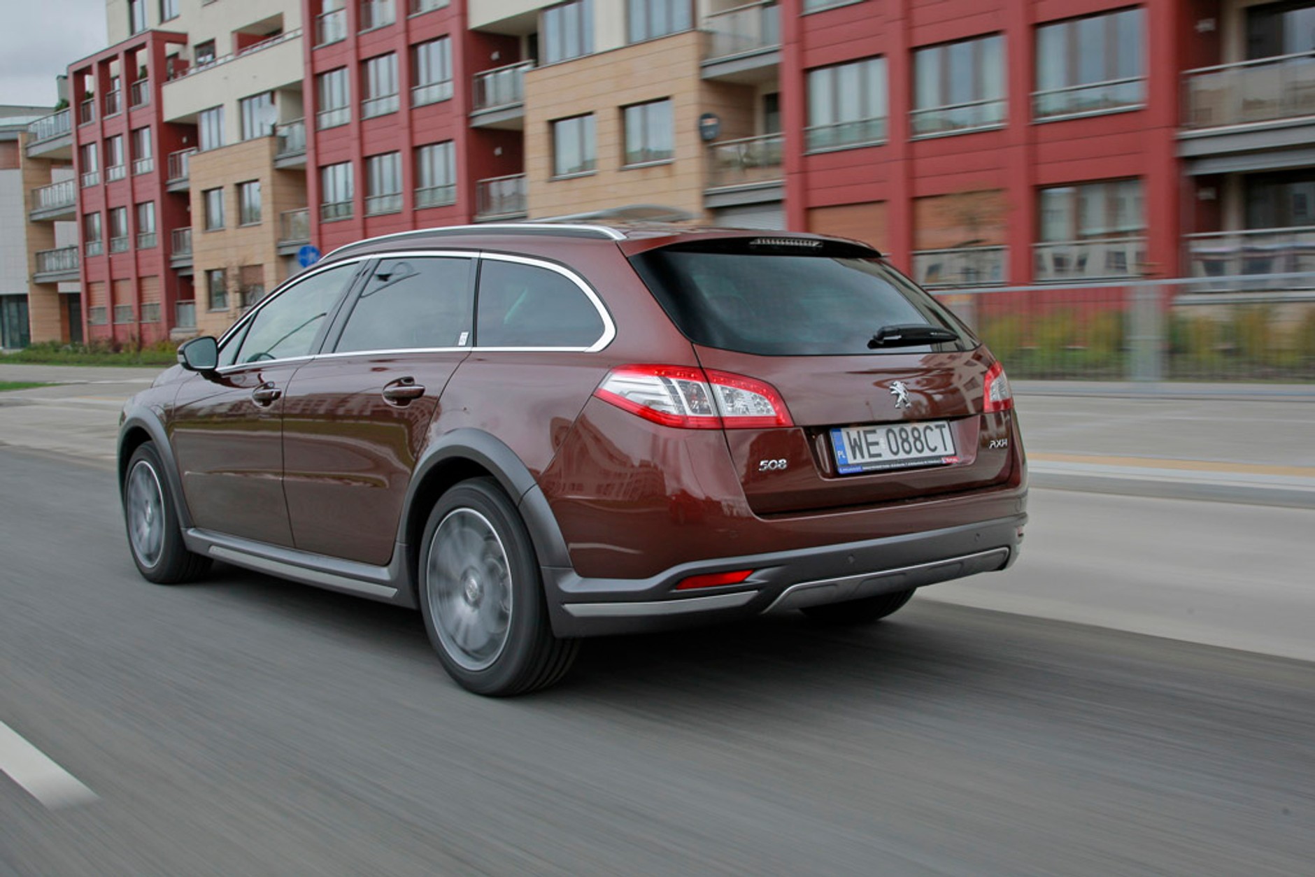 Peugeot 508 RXH: scout po francusku