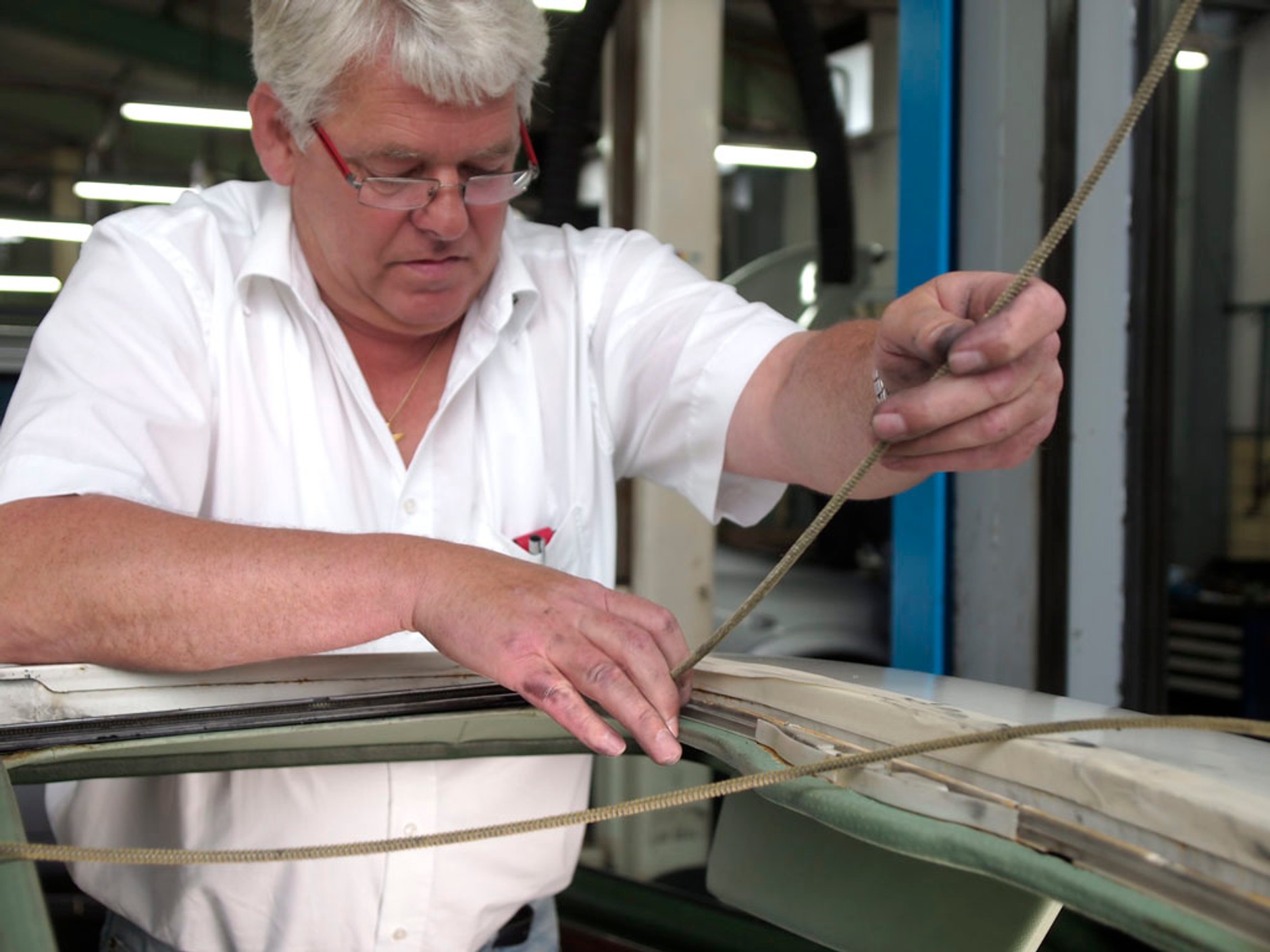 Napęd szyberdachu do kontroli