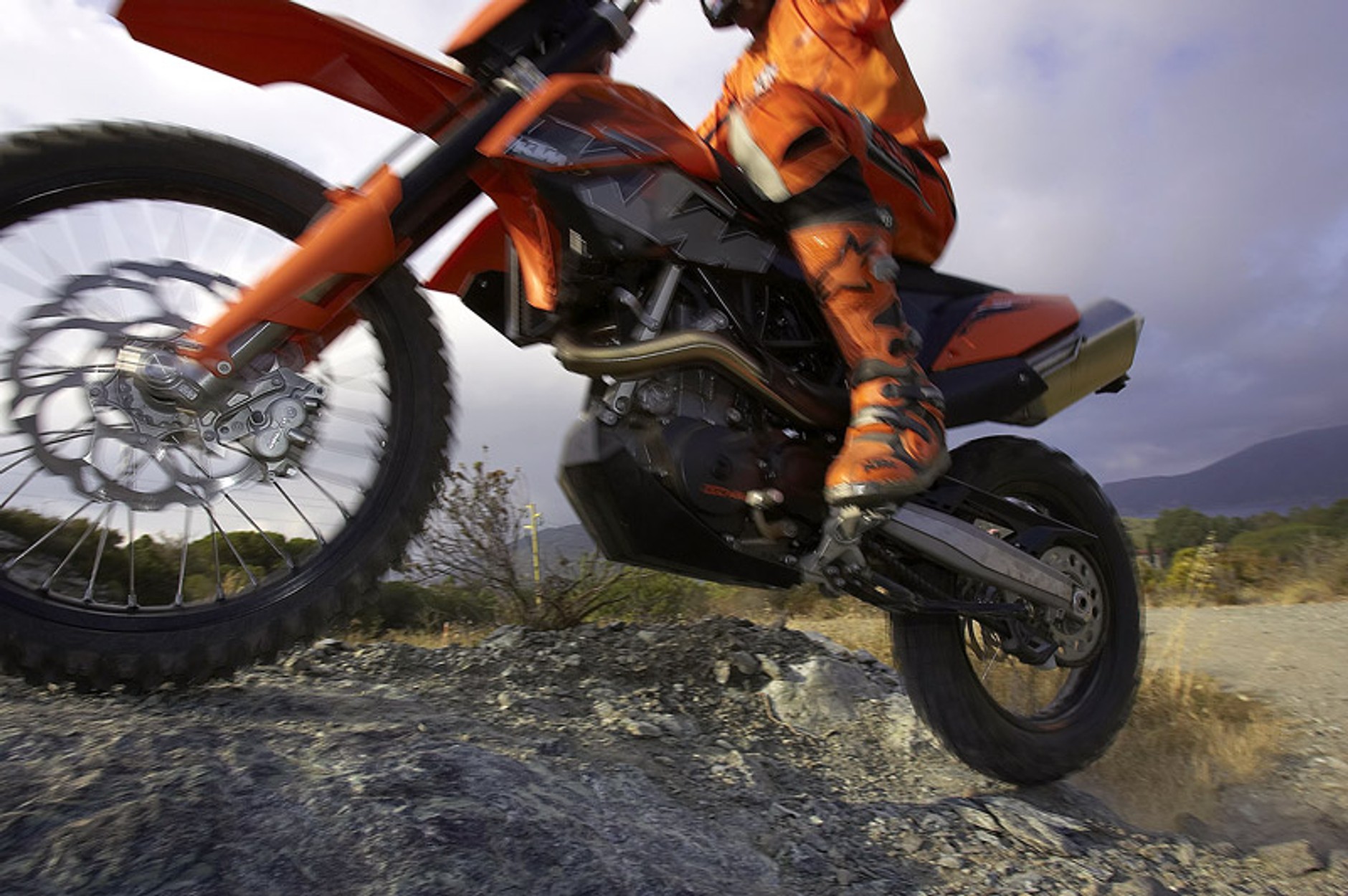 KTM 690 Enduro: pierwsza pomarańczowa nowość na rok 2008