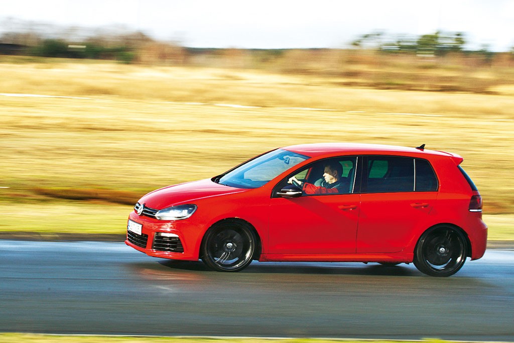 Który nadaje się na przewodnika stada? Pięć supersportowych kompaktów: Mazda 3MPS kontra BMW 130i, VW Golf R, Audi S3 i Seat Leon Cupra