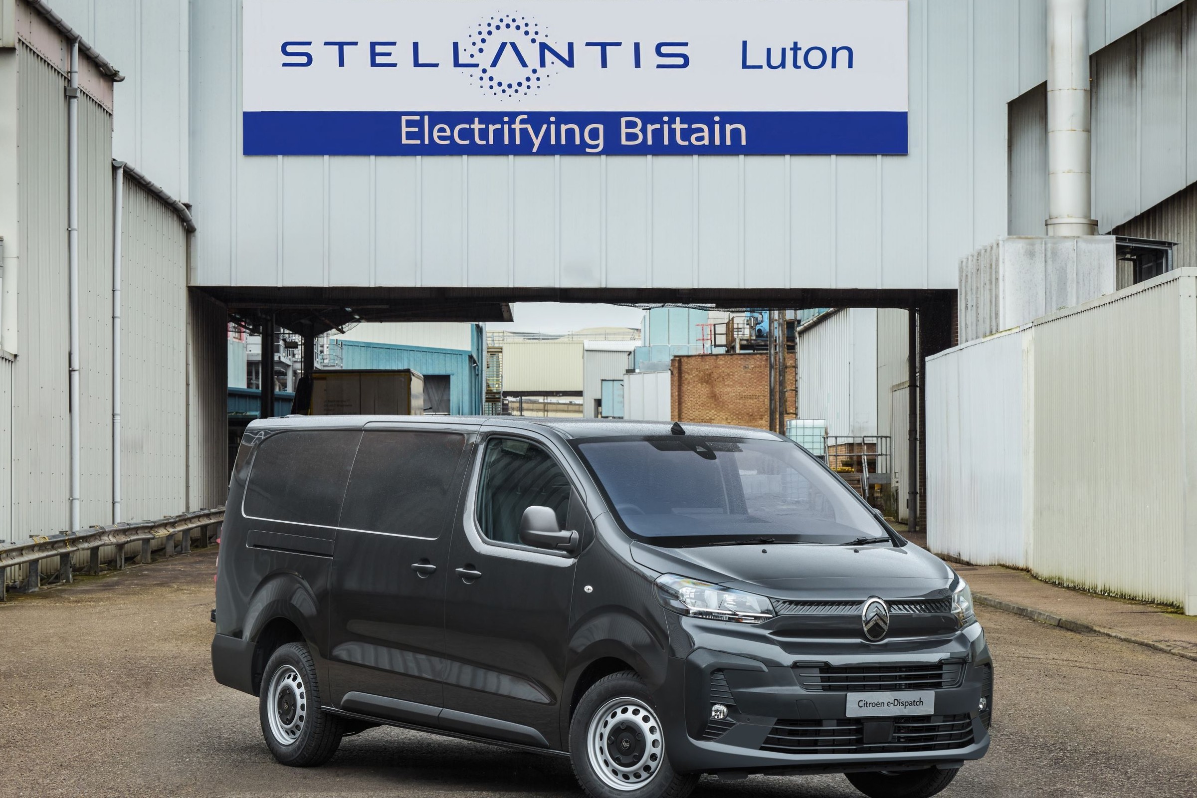 Dramatyczna sytuacja w Wielkiej Brytanii. Produkcja aut spadła do najniższego poziomu od 1956 r.