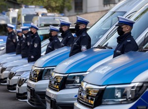 Policja się zbroi - 142 radiowozy wypadowe dla prewencji
