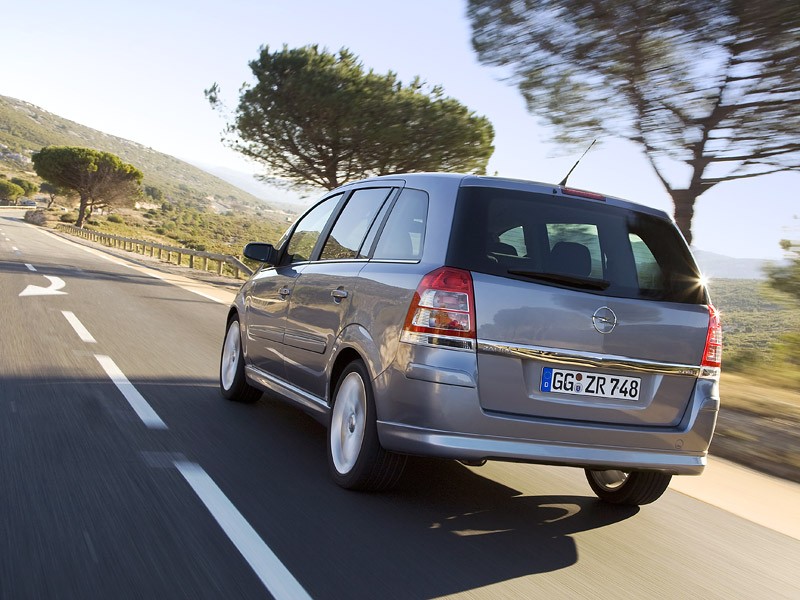 Opel: nowa Zafira w natarciu od lutego (dane techniczne plus ceny w Polsce)