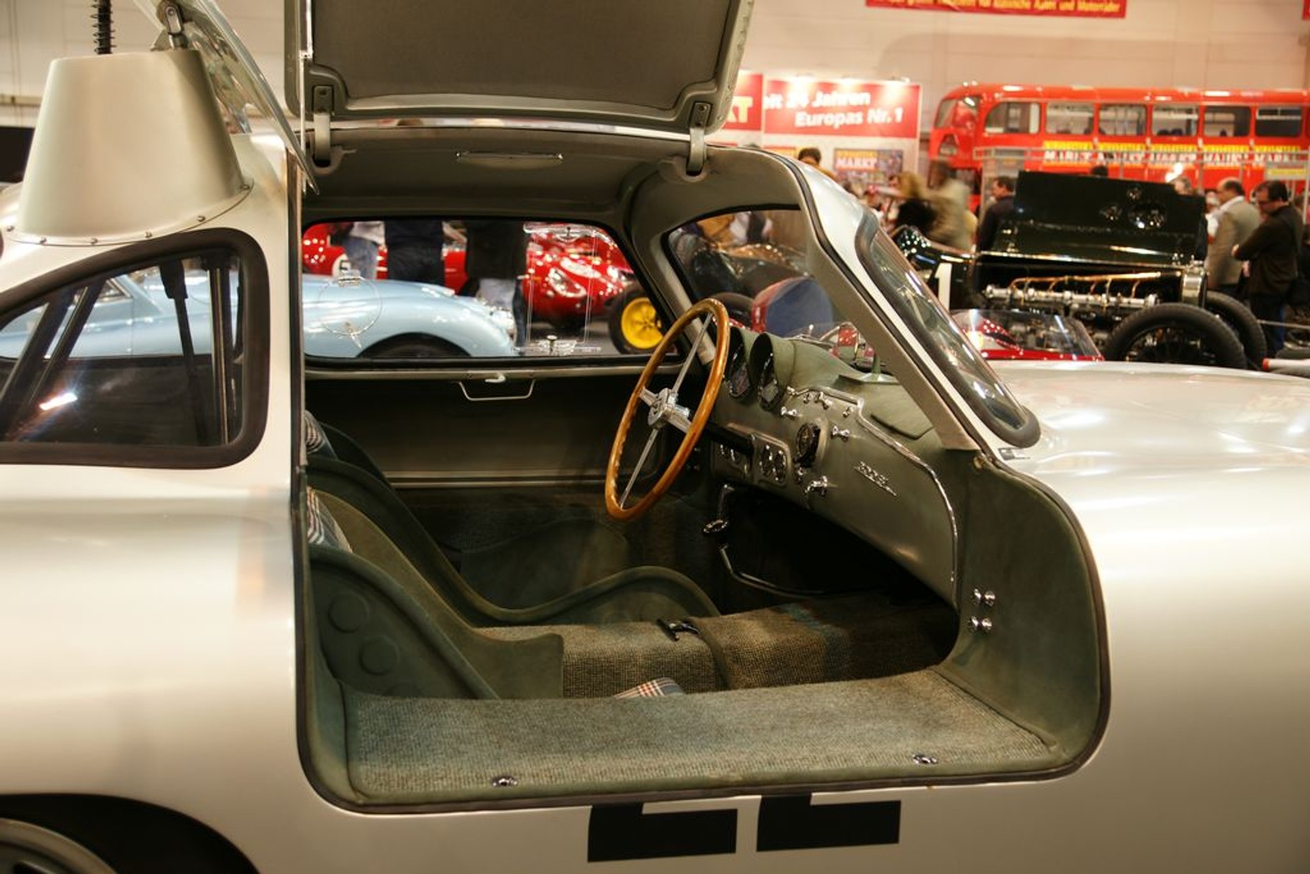 Techno Classica Essen 2010: targi rekordów - zaprzeczenie kryzysu w motoryzacji (galeria)