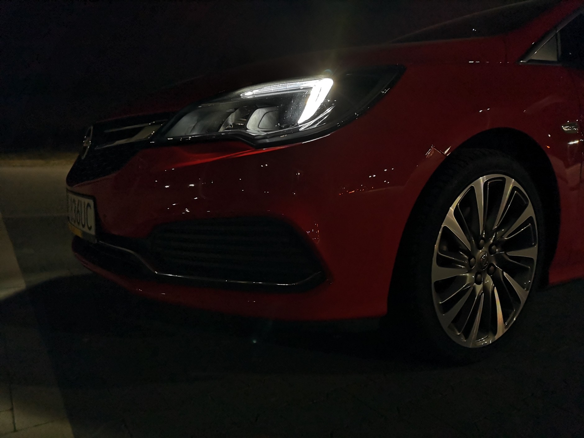 Opel Astra 1.6 Turbo Elite 200 KM