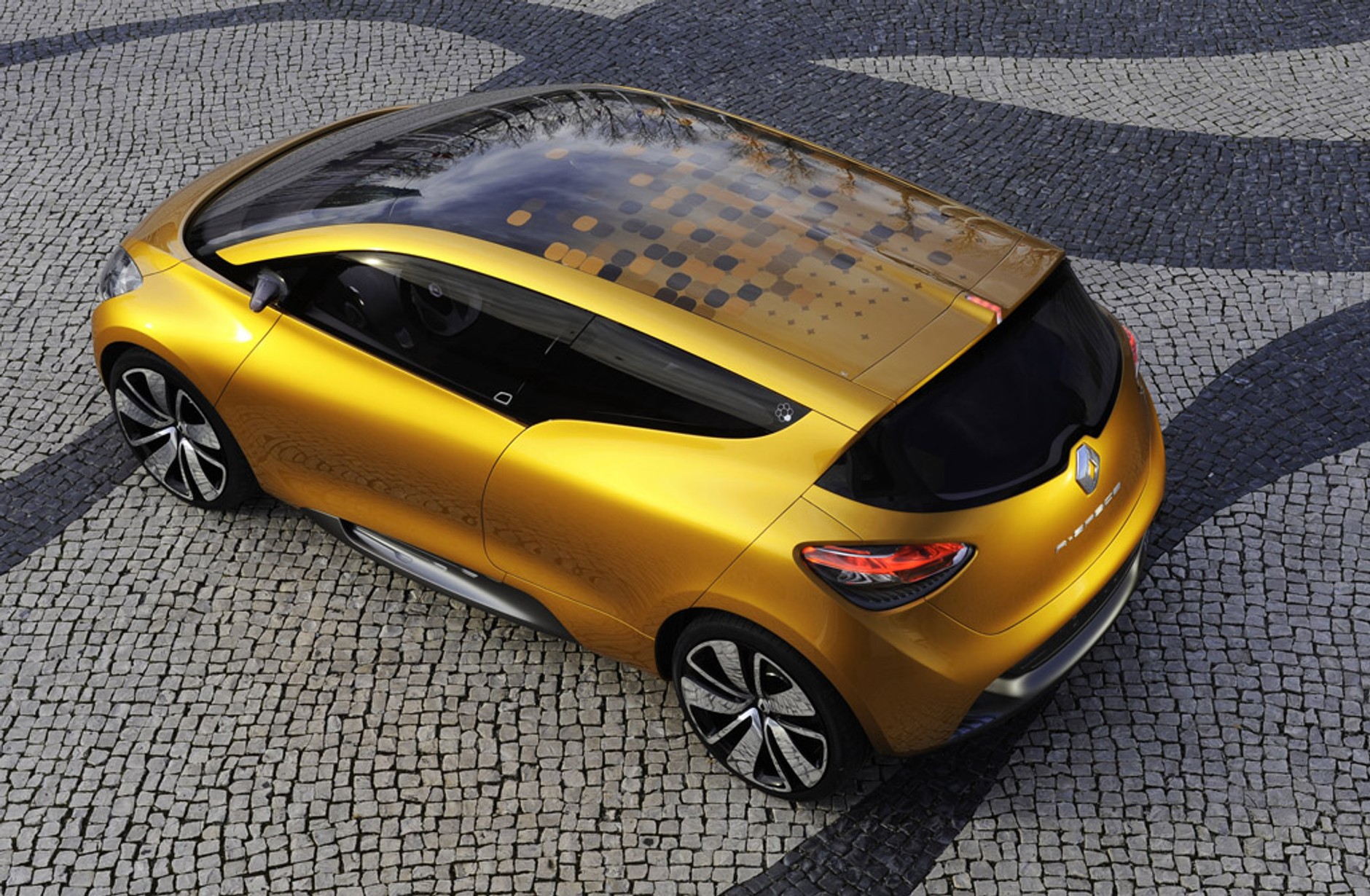 Renault R-Space: zorientowany rodzinnie