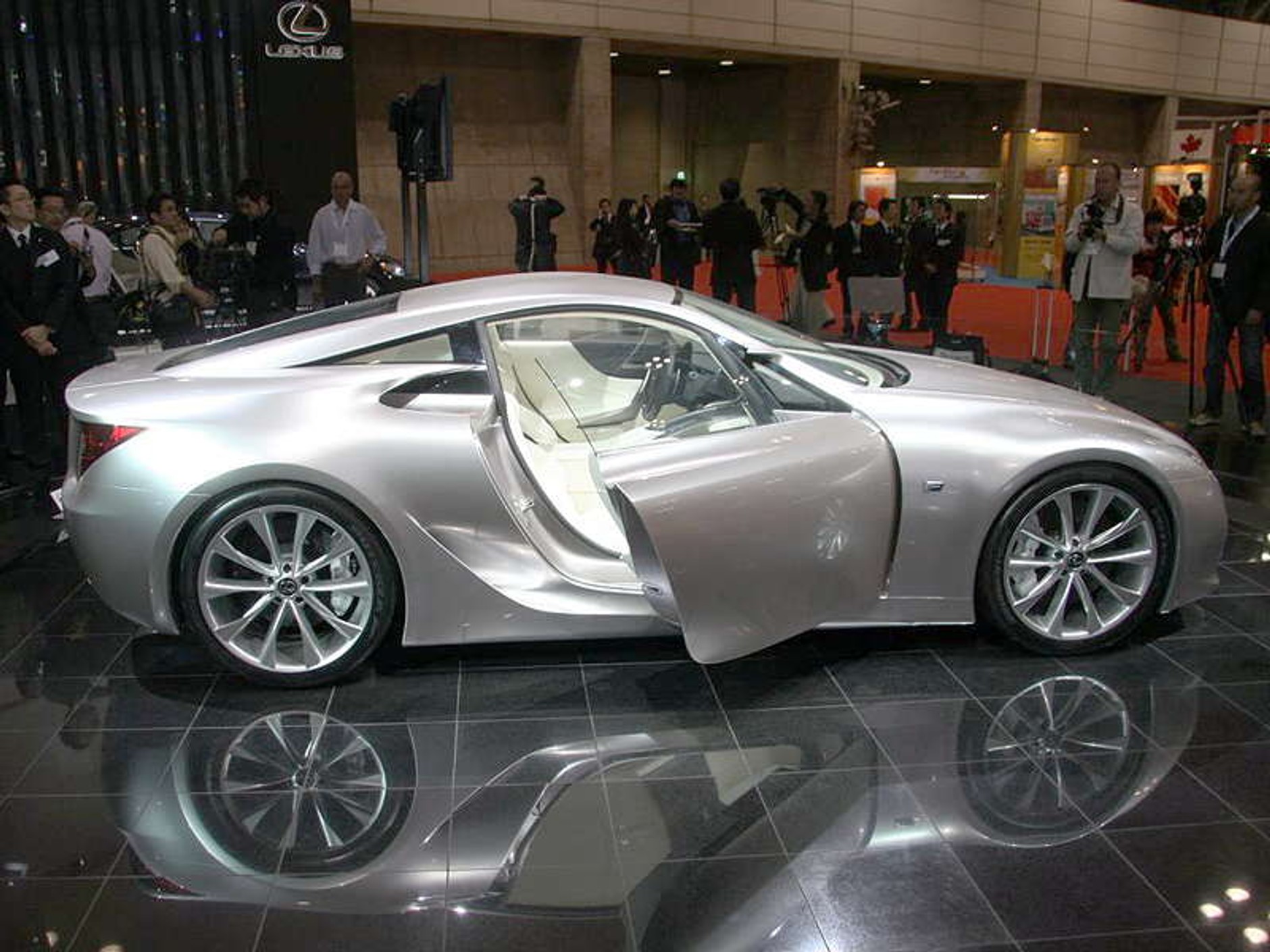 Tokio Motor Show 2007: druga tokijska fotogaleria nowości i prototypów (wideo)