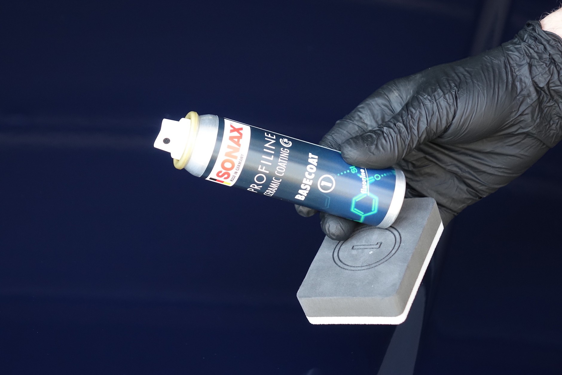 Warstwa podstawowa powłoki ceramicznej: preparat, który wiąże się chemicznie z zewnętrzną warstwą lakieru.