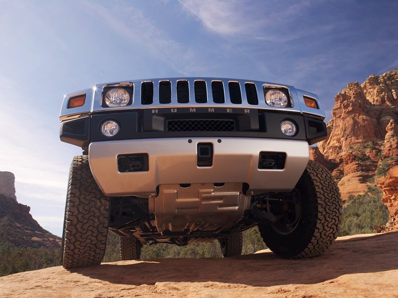 Hummer H2 z nowym silnikiem i wnętrzem