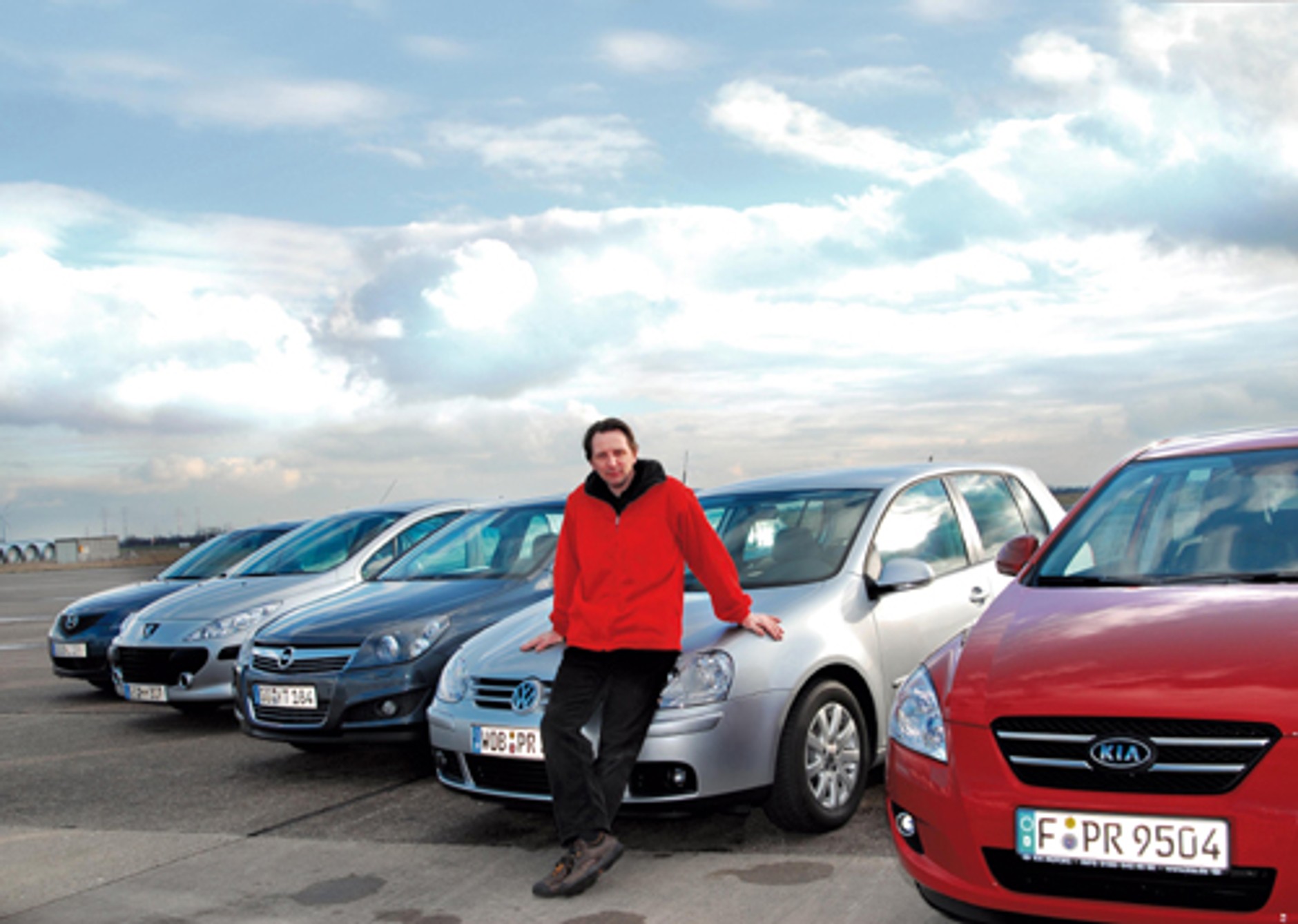 Kia Ceed, VW Golf, Mazda 3, Opel Astra, Peugeot 307 - Kto przebije "koreańczyka"?