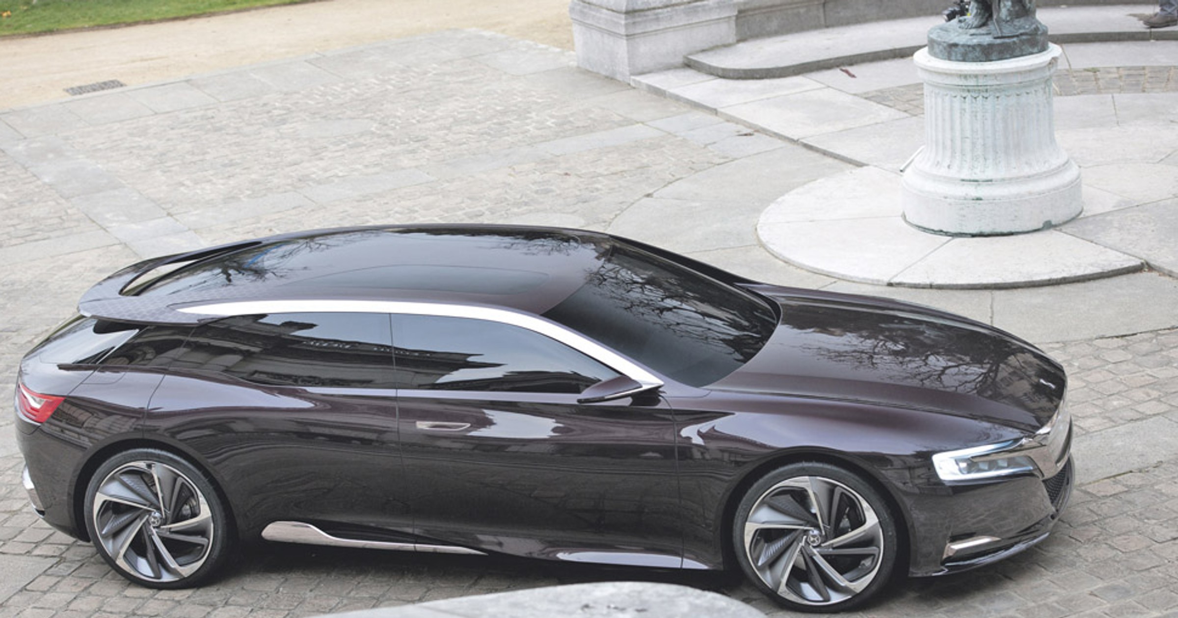 Citroen DS9: awangardowy następca „C6-ki”