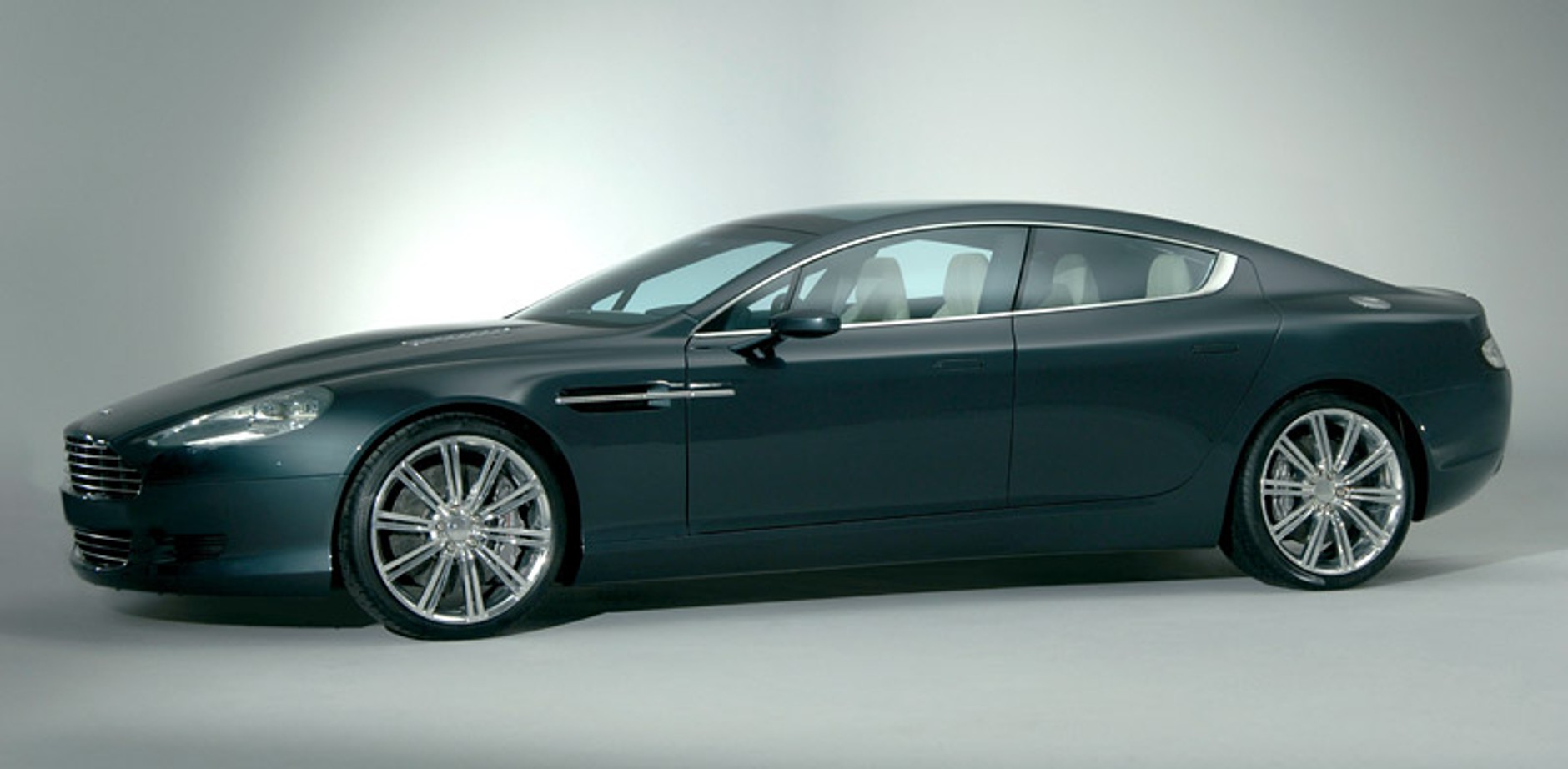 Genewa 2008: Aston Martin Rapide potwierdzony, produkcją zajmie się Magna Steyr