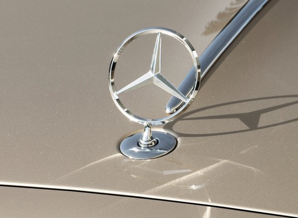 Kolejna firma motoryzacyjna upada. Chodzi o gwiazdy Mercedesa