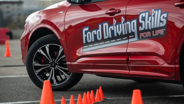 Bezpłatne szkolenia z bezpiecznej jazdy Ford Driving Skills for Life