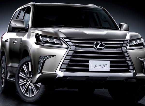 Lexus LX 570: face lifting największego SUV-a