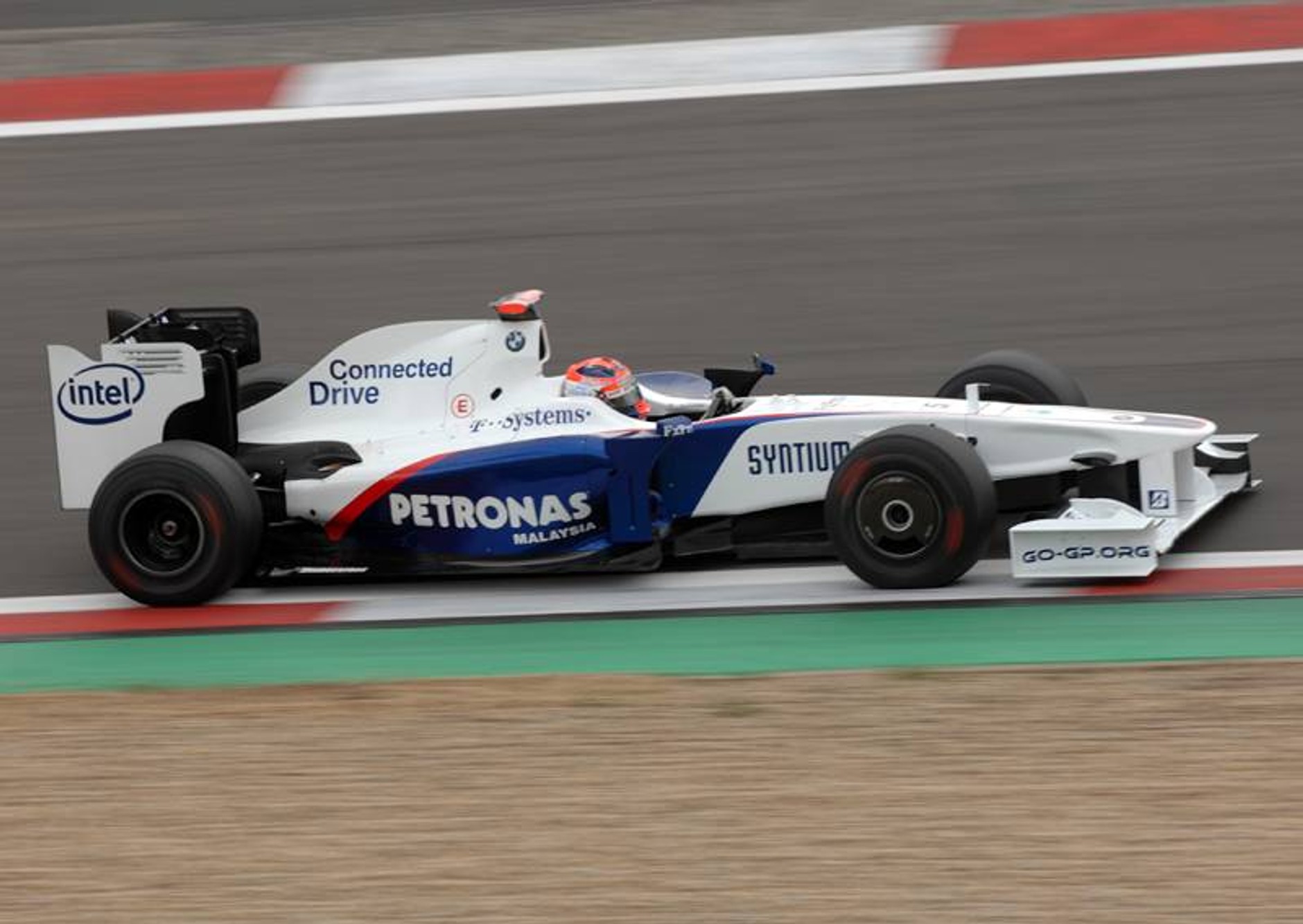 Grand Prix Niemiec 2009: rozpędzony Red Bull Racing dogania Brawn GP (fotogaleria)