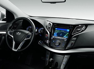 Nowy Hyundai i40 ujawnia swoje wnętrze