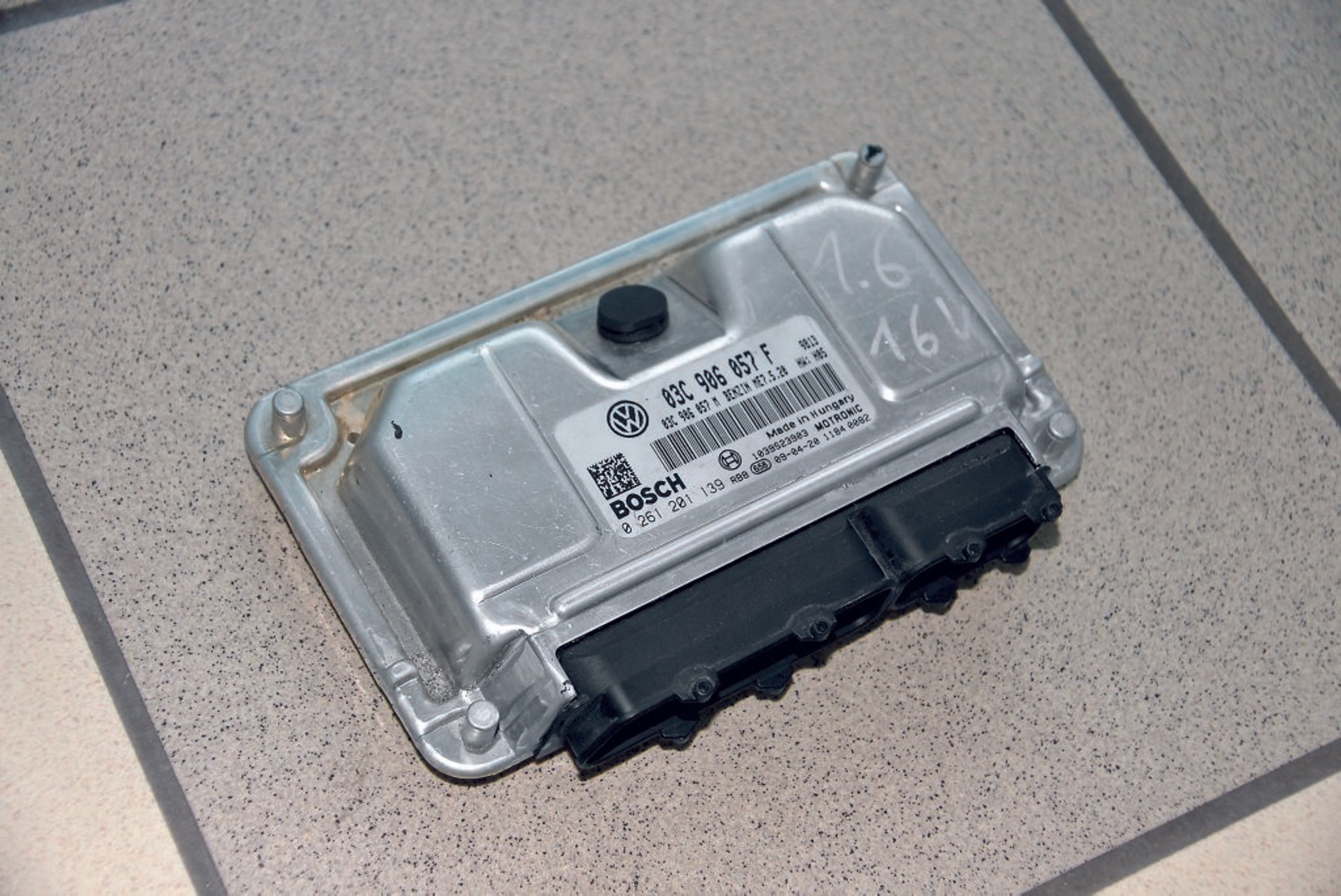 Elektronika w aucie - naprawiać czy nie