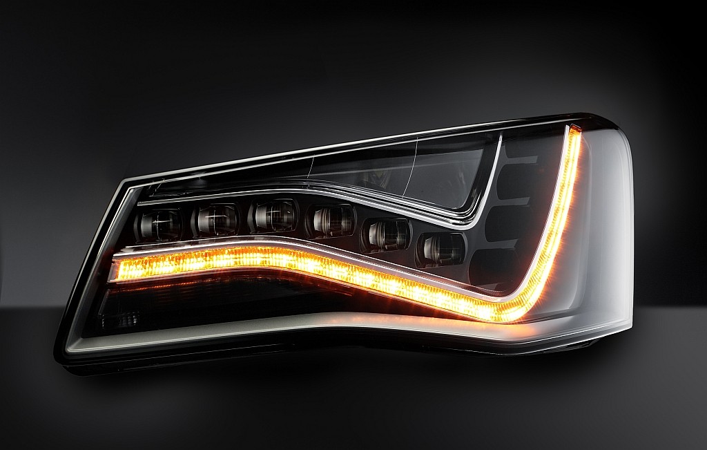 Audi A8 - Reflektory uniwersalne dzięki technologii LED