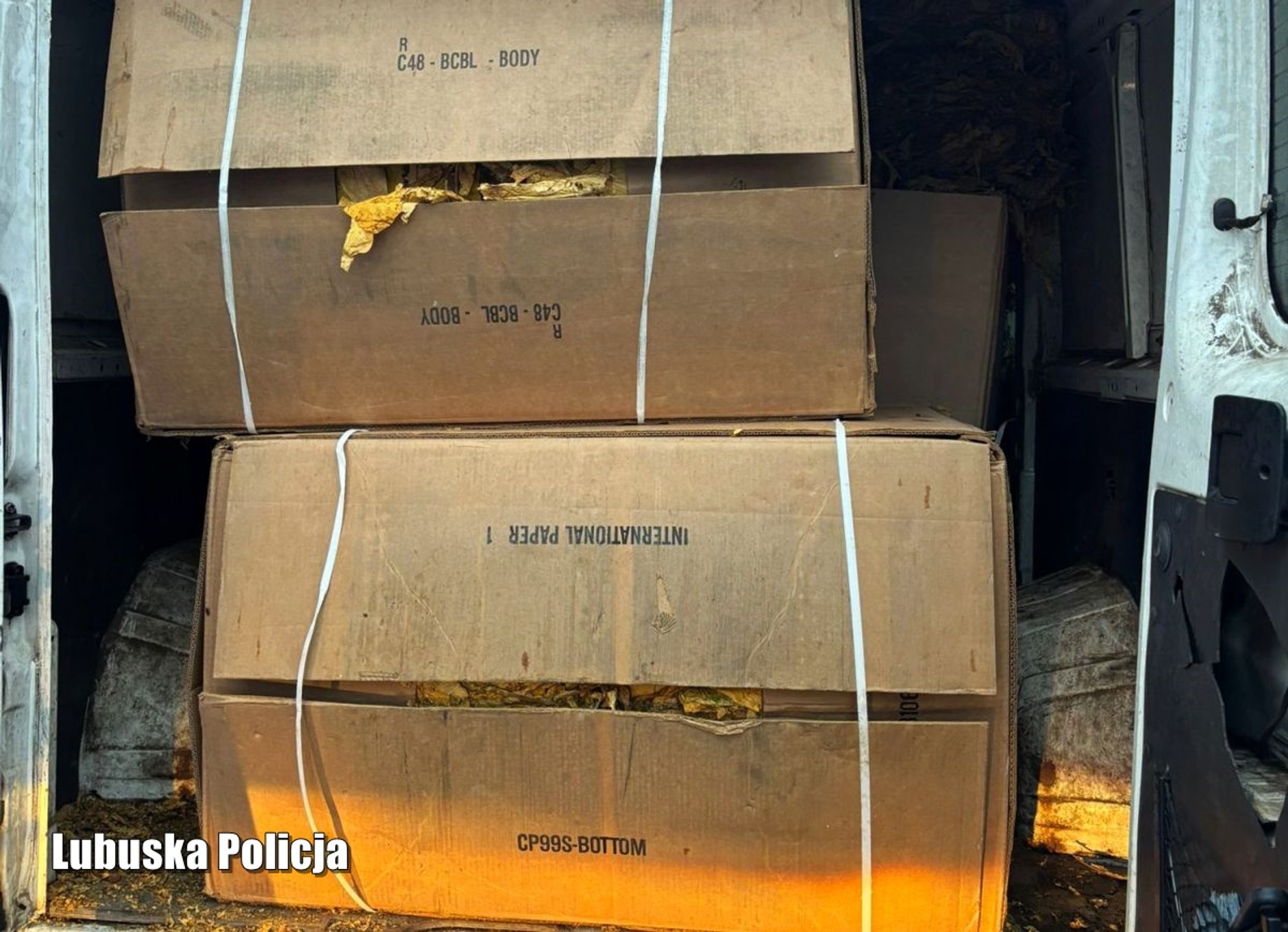 Policjanci z Krosna zatrzymali dostawczaka. Tego podczas rutynowej kontroli drogowej na pewno się nie spodziewali