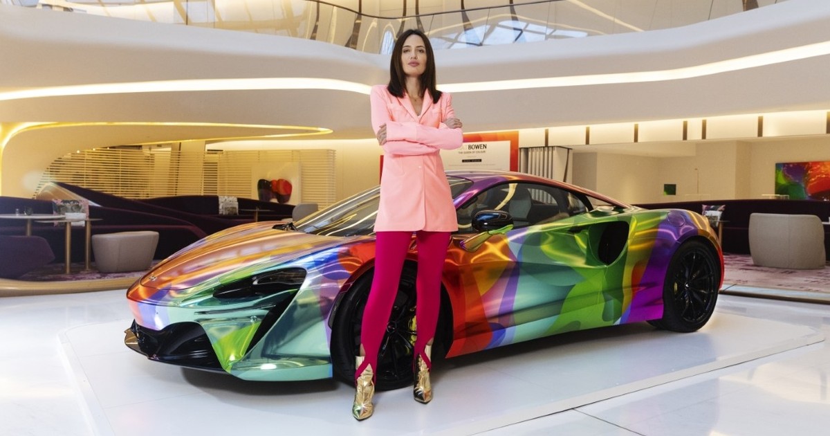 McLaren Artura Art Car stworzony we współpracy z artystką Nat Bowen
