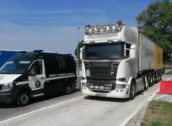 ITD zatrzymała "stonogę", a kierowcę wysłała na przymusowy odpoczynek