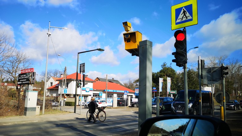 Fotoradar przy przejściu dla pieszych