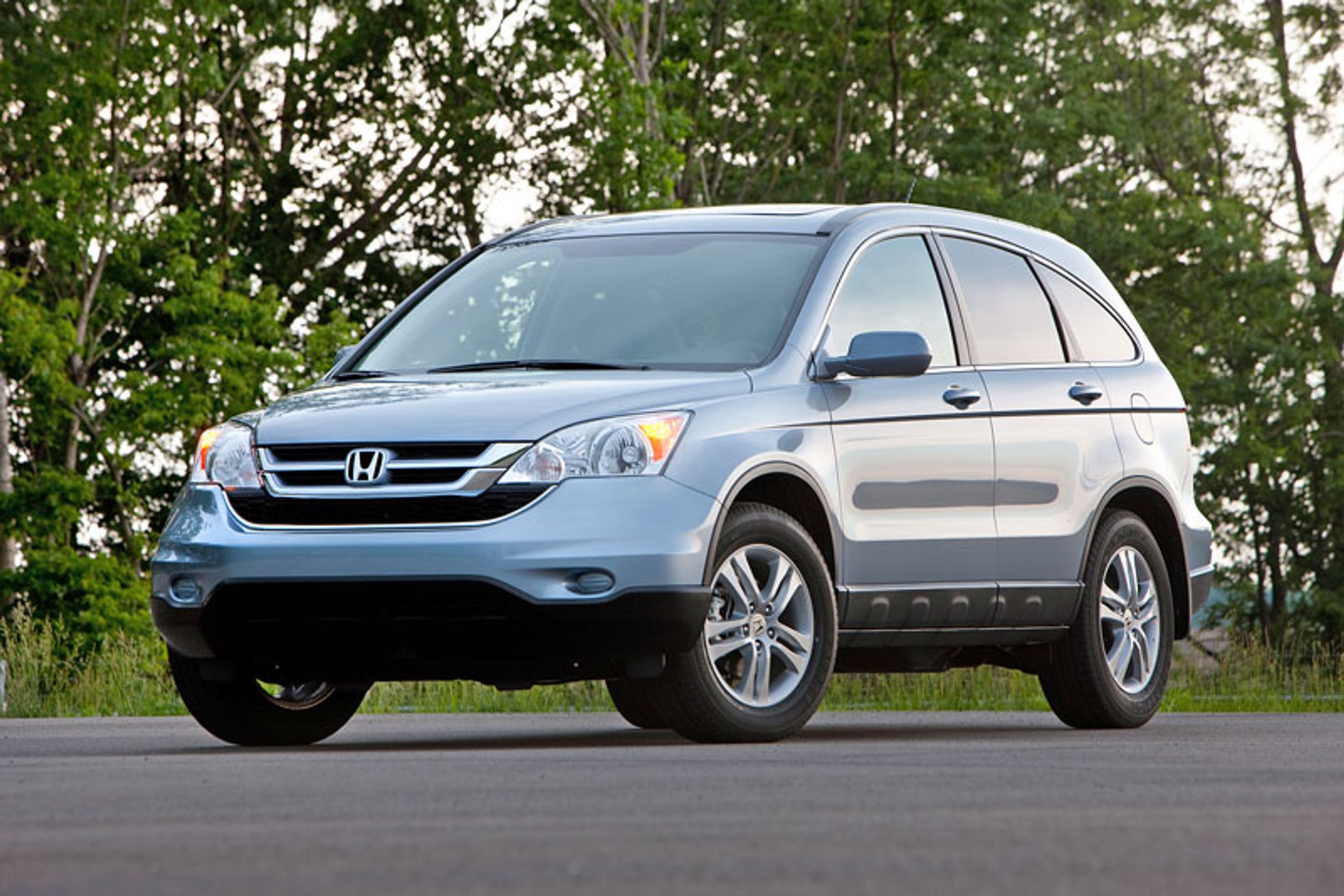 Honda CR-V: Modernizace vzhledu a nový motor 2.2 i-DTEC se samočinnou převodovkou