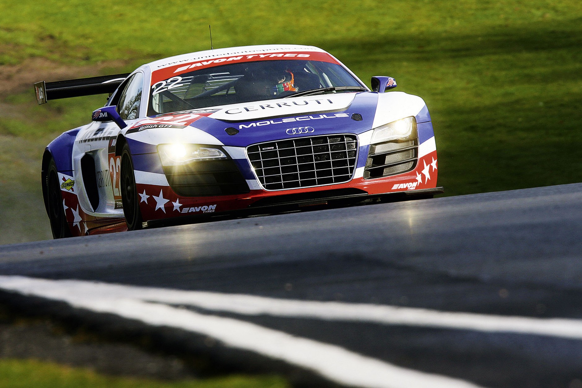 7 Audi R8 LMS wystartuje na Nürburgringu