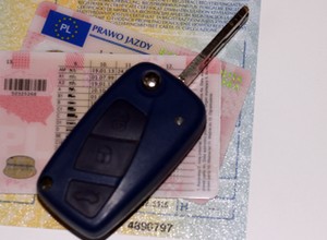 Egzaminatorowi zapaliła się czerwona lampka. Zdającego wyprowadziła policja