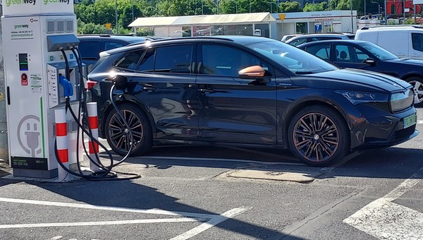 Nie jesteśmy gotowi na auta elektryczne. Polska na ostatnim miejscu w rankingu