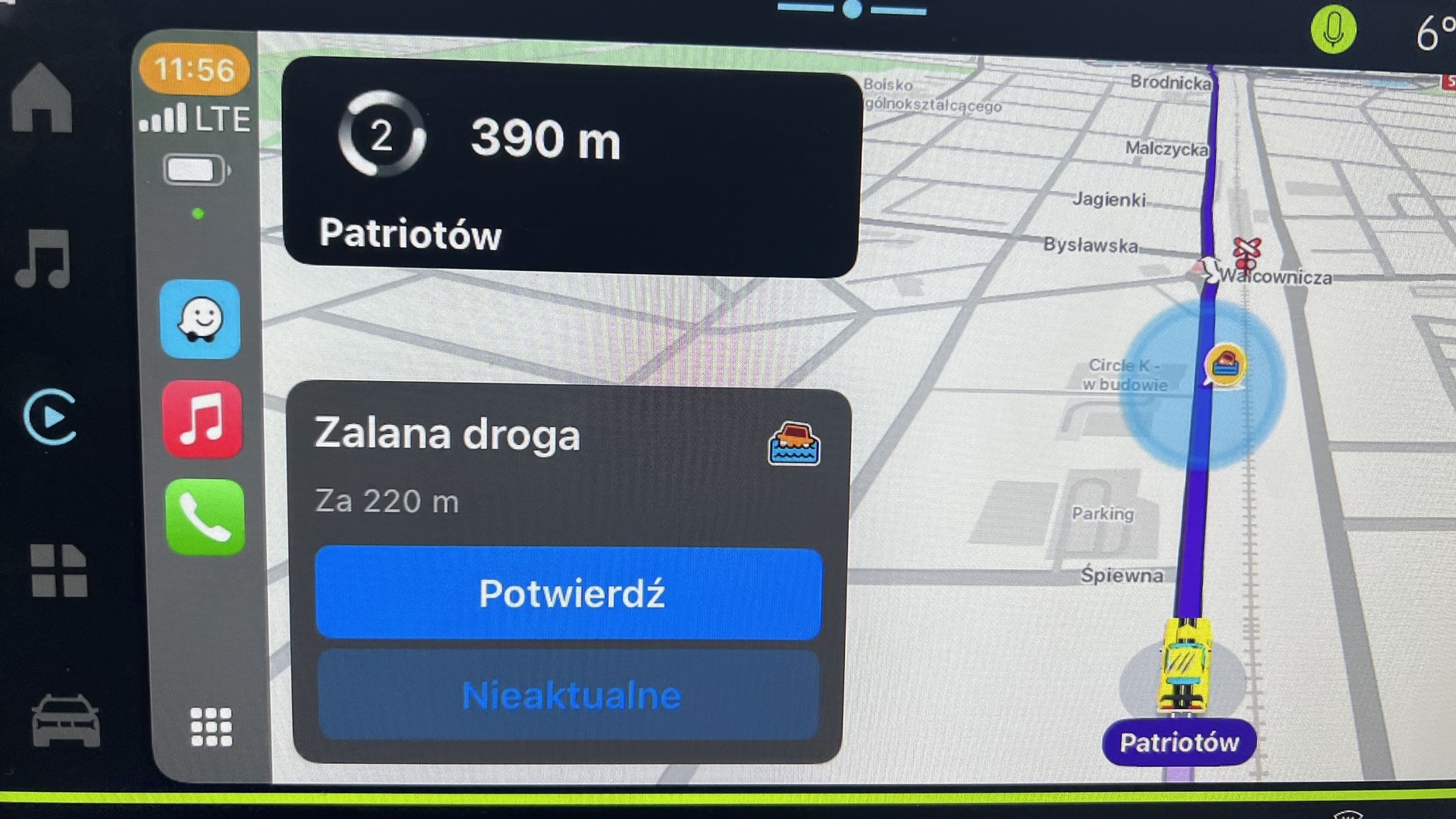 Nawigacja Waze; ostrzeżenie o zalanej drodze