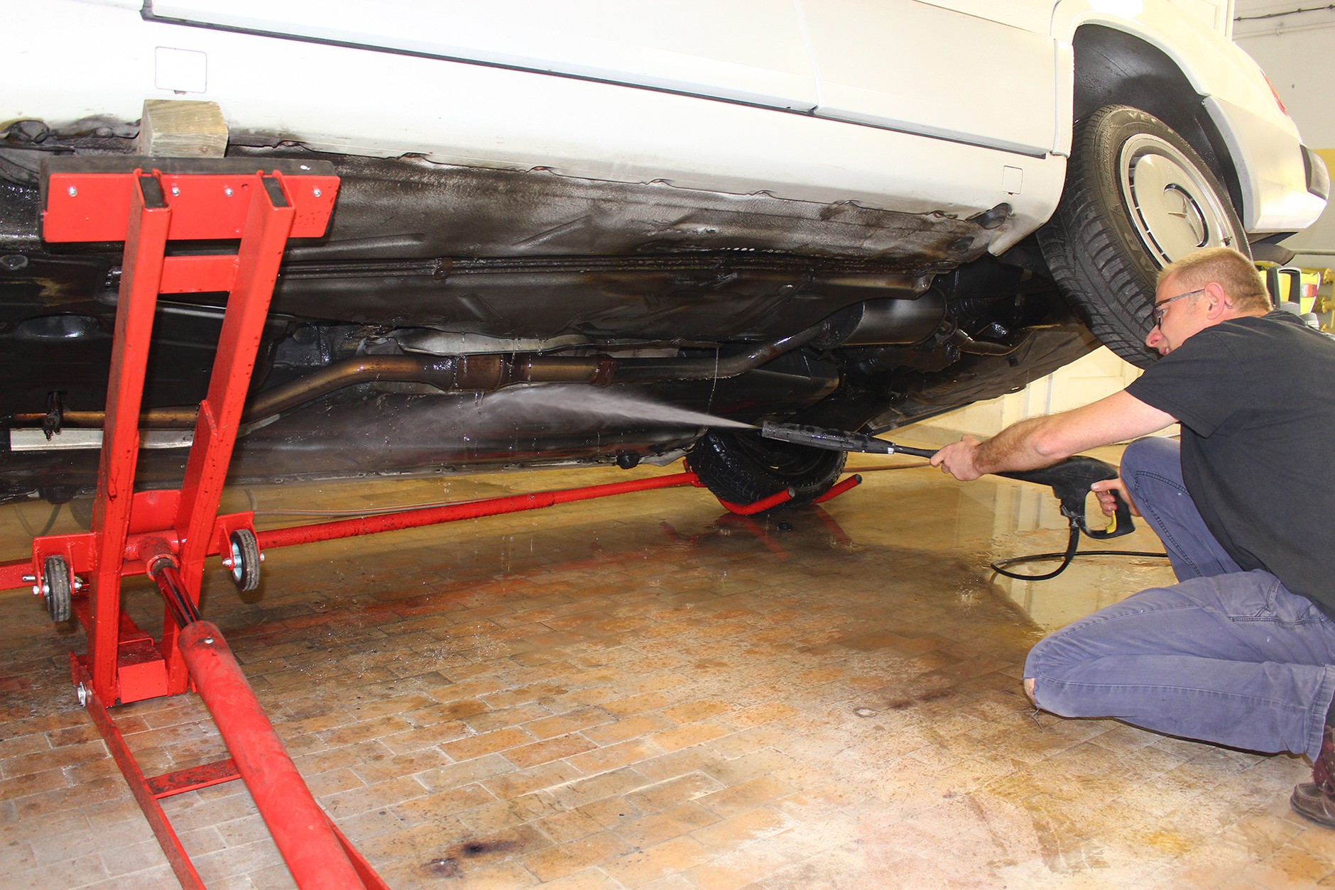 Jak samodzielnie zabezpieczyć samochód przed rdzą?