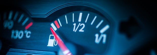 Co najbardziej zwiększa zużycie paliwa? ADAC wskazał największych "winowajców"