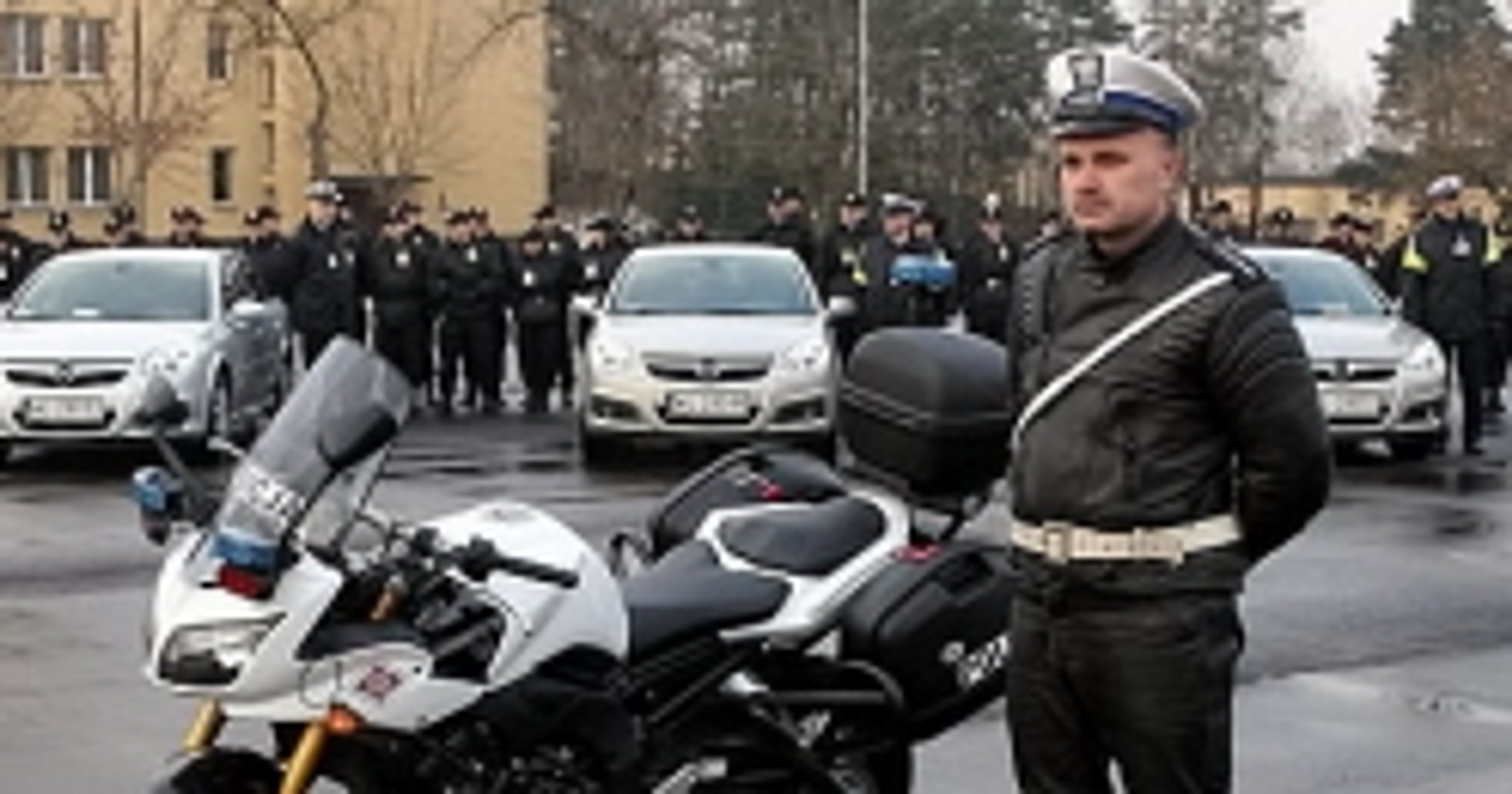 Policja: przekazanie radiowozów w CSP Legionowo