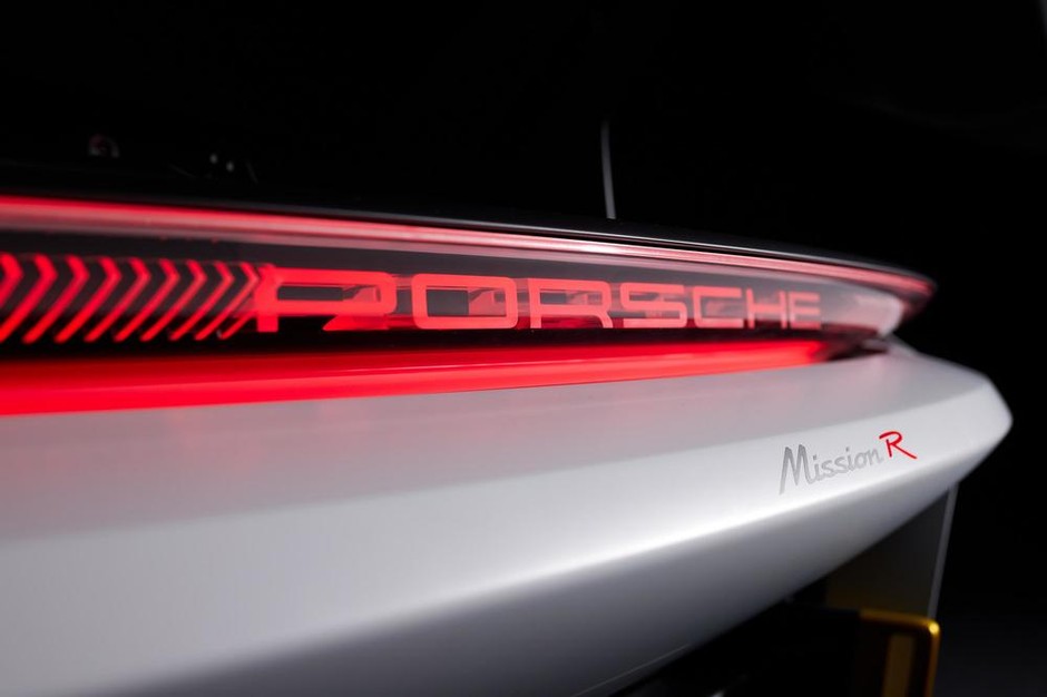 Porsche Mission R (2021)