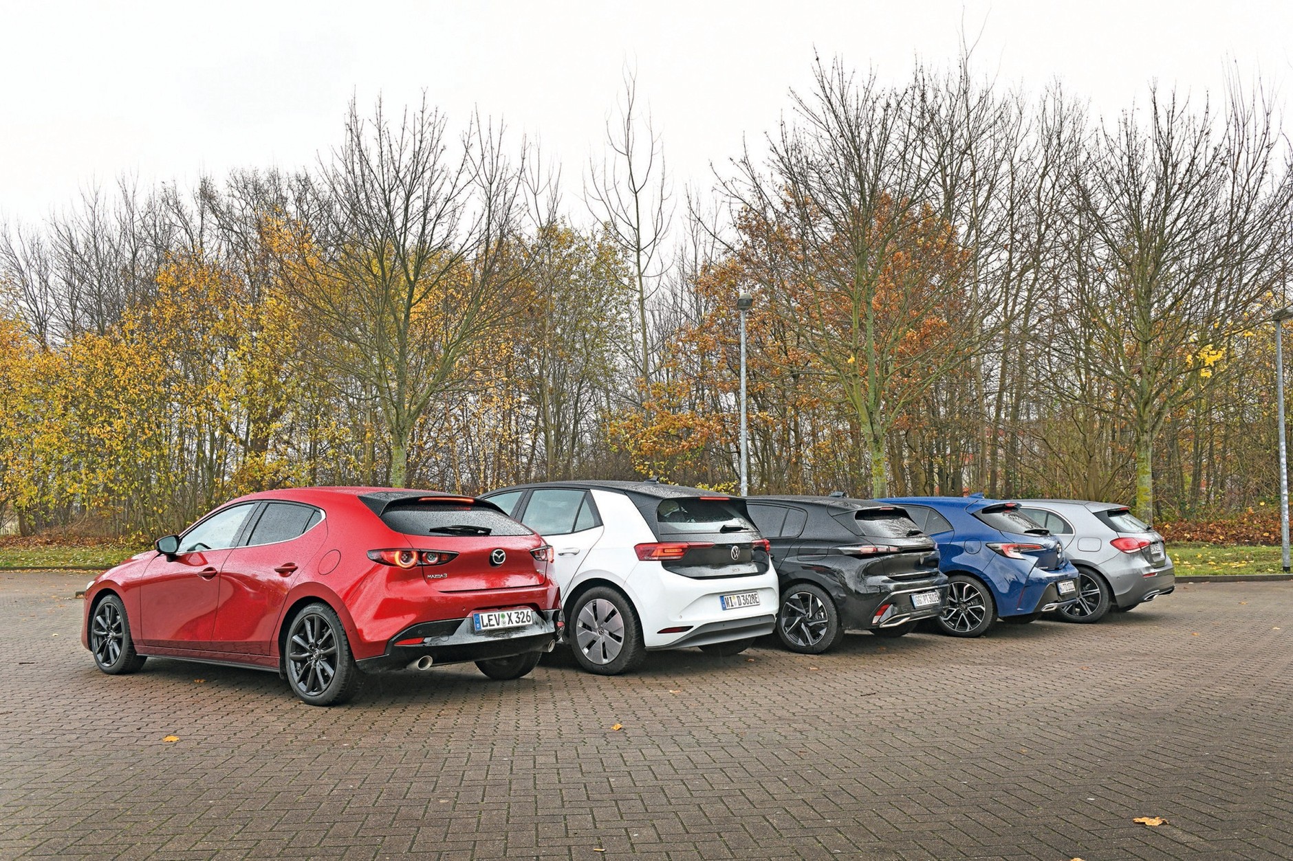 Porównanie: Mazda 3, Mercedes klasy A, Peugeot 308, Toyota Corolla, Volkswagen ID.3