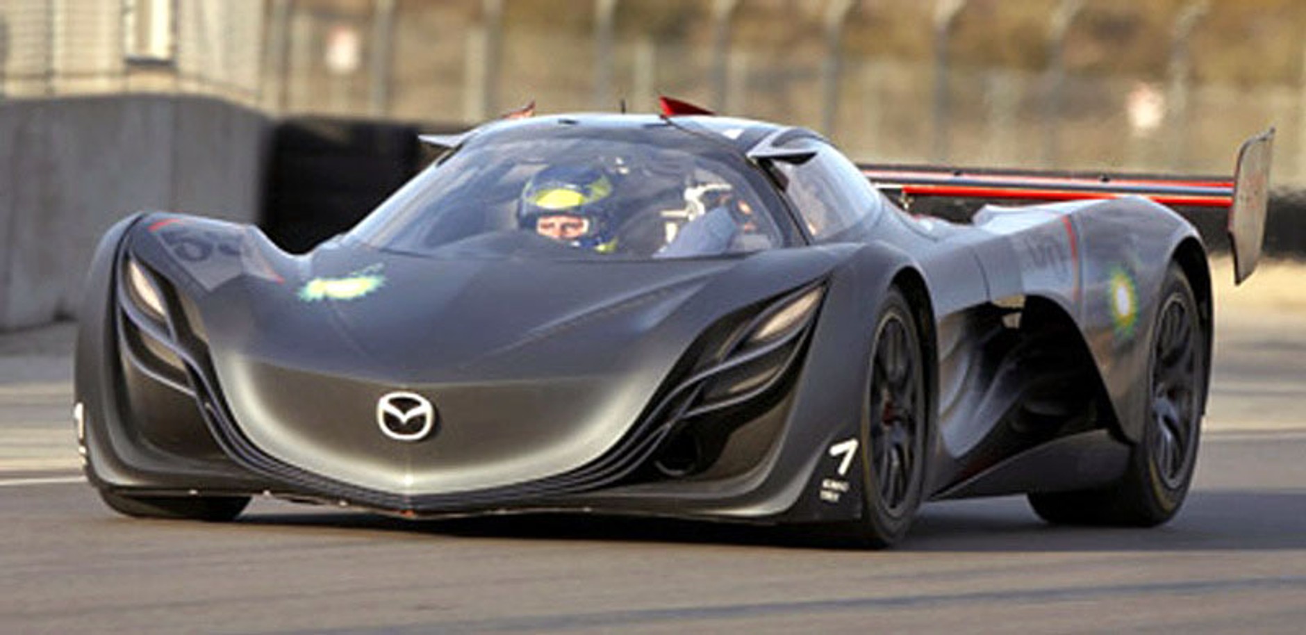 Mazda Furai Concept: studium z silnikiem Wankla na torze (nowe zdjęcia)