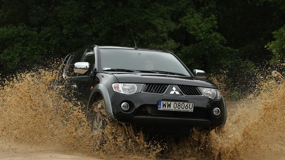 Mitsubishi L200 - Nie kuca na robocie