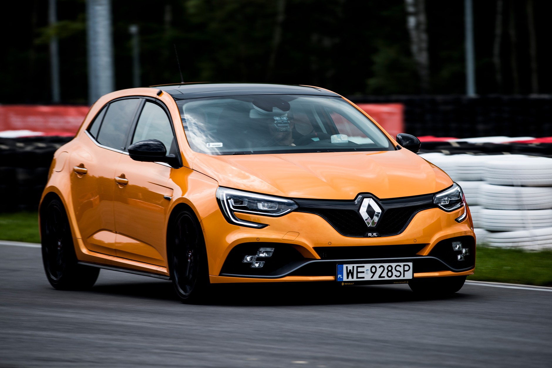 Toyota GT86 vs Renault Megane RS
