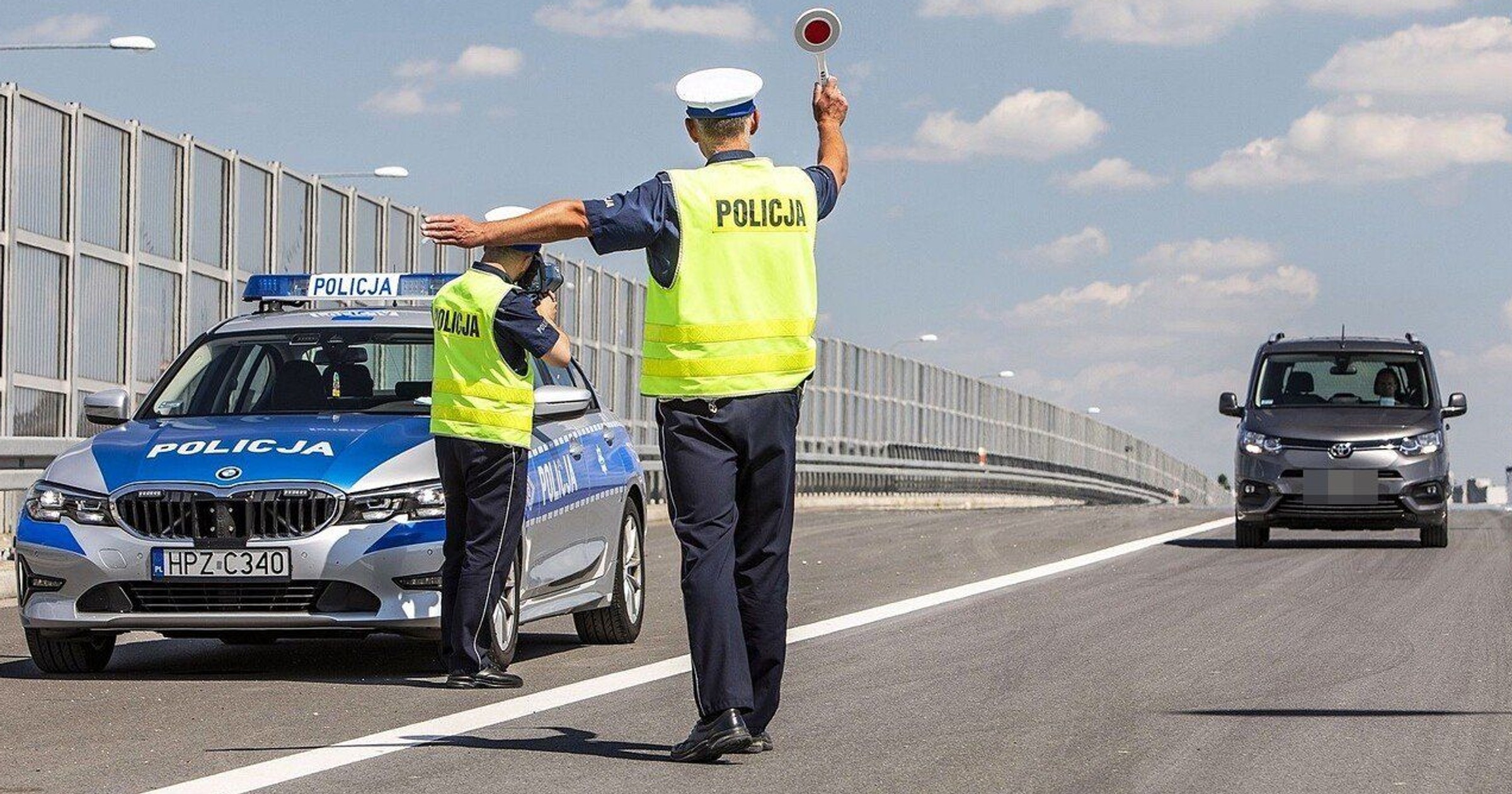Sąd pokazał, co się robi z kierowcami, którzy za nic mają sądowe zakazy (zdjęcie ilustracyjne)