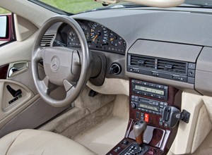 Mercedes R129 to wręcz pewna inwestycja. Mało które auto gwarantuje taką stopę zwrotu